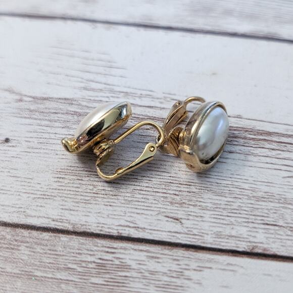 Vintage Clip On Earrings - Cream Oval with Swish Halo - Fair Condition - Picture 6 of 8